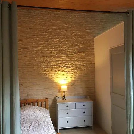 Gite De La Cour Arçais Esterno foto